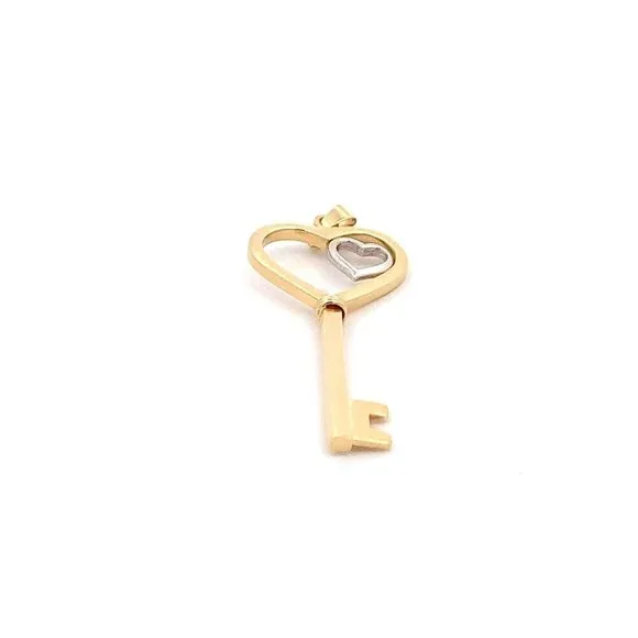 18K Yellow Gold Pendant Key Heart 1.59 grams - Picture 5 of 13